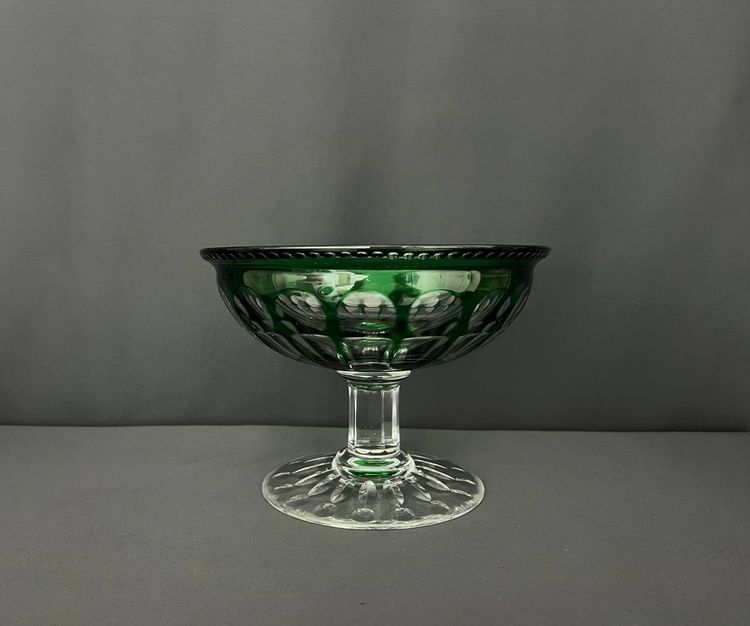 Coupe En Cristal Vert Taillé – Style Art Déco