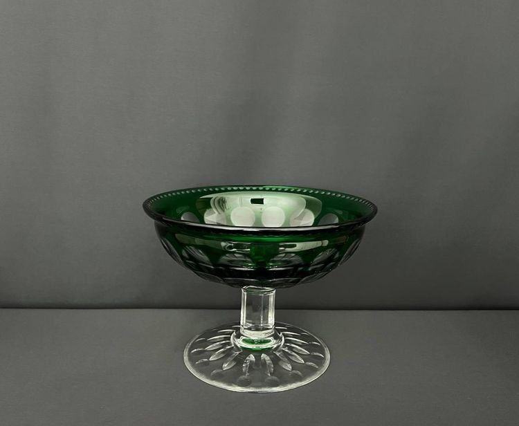 Coupe En Cristal Vert Taillé – Style Art Déco