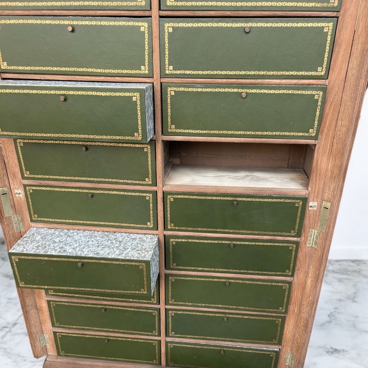 Grande mobile notarile in rovere sabbiato, fine XIX secolo 
