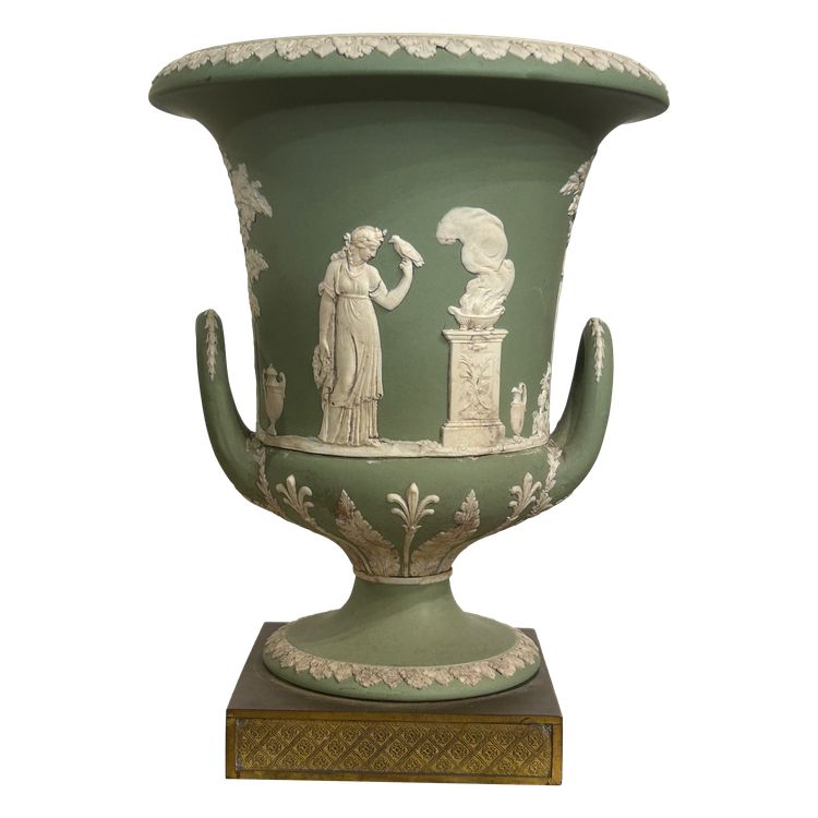 Vase Médicis En Porcelaine De Wedgwood Socle En Bronze Doré D’époque Début XIXéme Siècle 