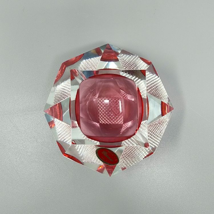 Magnifique cendrier ou vide-poche rose des années 1960, par Flavio Poli pour Seguso. Fabriqué en Italie.