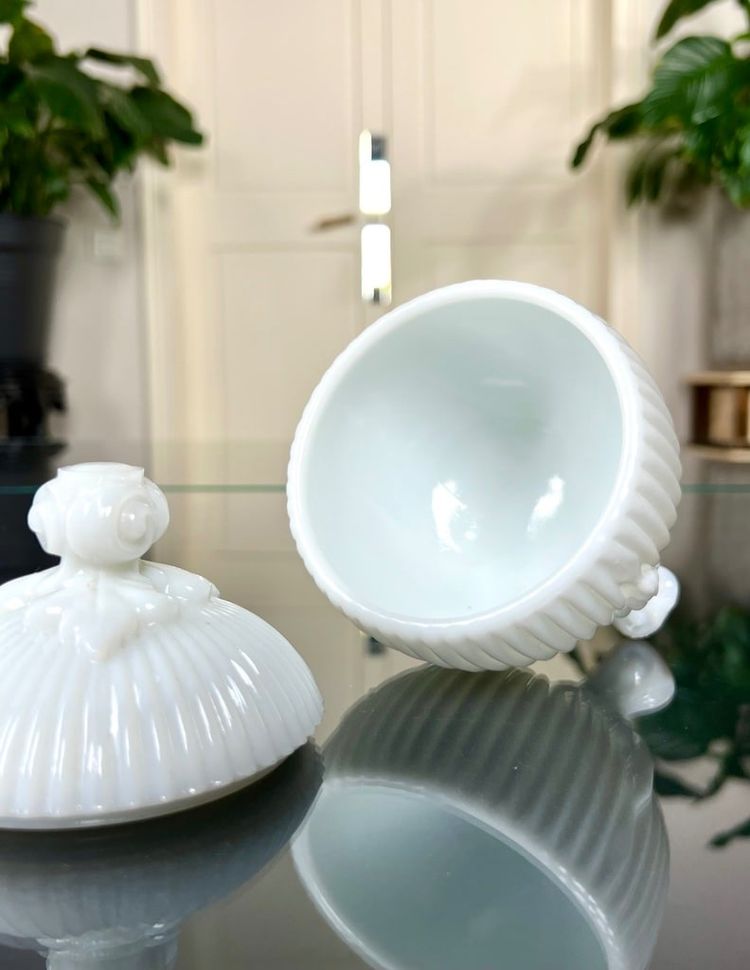 Barattolo per caramelle Drageoir Scatola opalina bianca - Decorazione