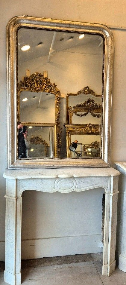Cheminée Pompadour blanche