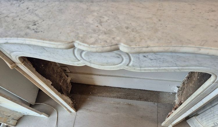 Cheminée Pompadour blanche