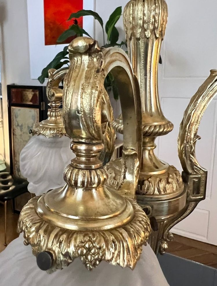 Lustre En Bronze Inspiration Louis XVI - Globes Verre Dépoli - Fin XIXe Début XXe Siècle