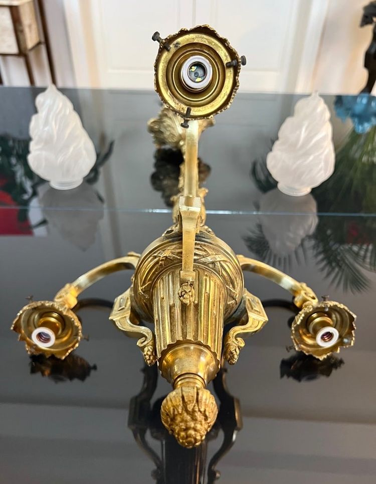 Lustre En Bronze Inspiration Louis XVI - Globes Verre Dépoli - Fin XIXe Début XXe Siècle