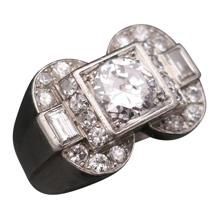 Anello con sigillo incastonato con diamanti da 1,80 ct, platino.