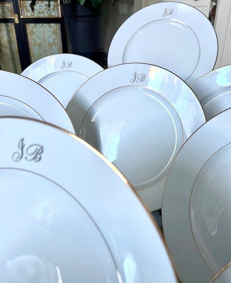 12 Dinner Plates Gold Fillet Design - Limoges Porcelain - Monograms