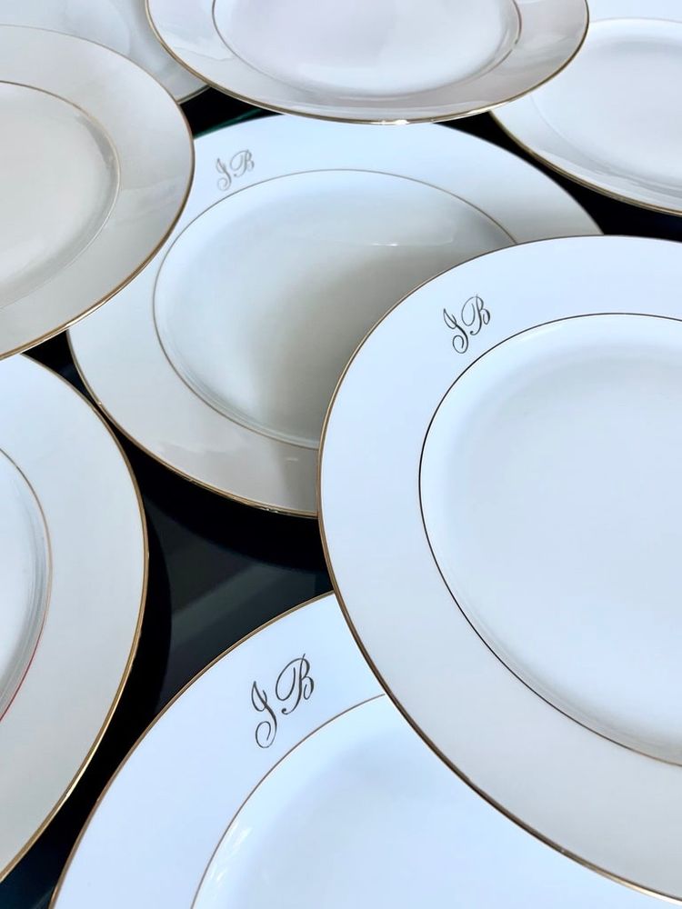 12 Dinner Plates Gold Fillet Design - Limoges Porcelain - Monograms