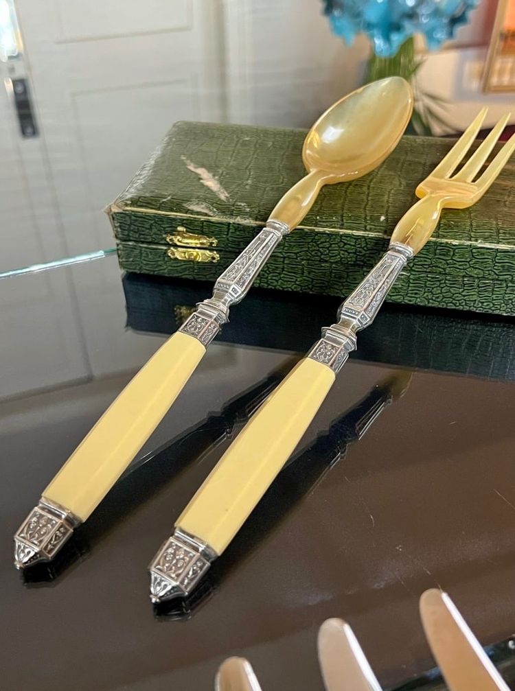 Entremet And Salad Serving Knives In Silver Horn And Metal Art Deco Service