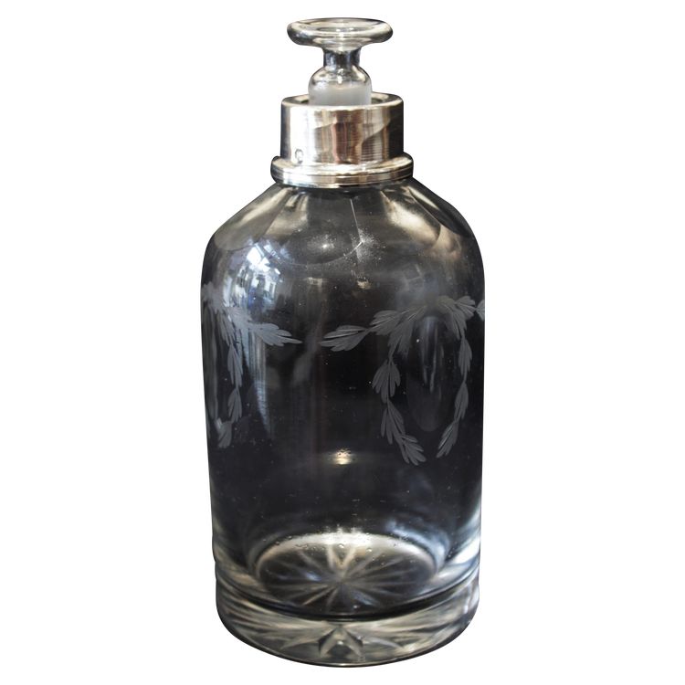Flacon en cristal taillé et col en argent massif, poinçon Minerve, fin 19ème siècle