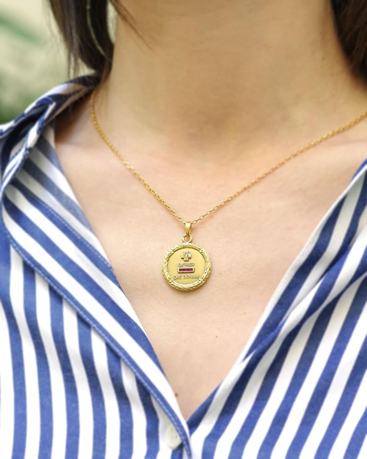 Augis grande médaille d’amour laurier en or 18k, médaille ancienne, plus qu'hier, moins que demain