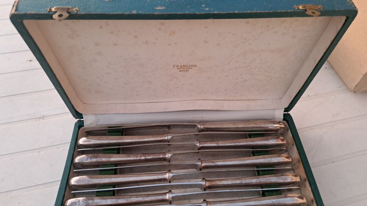 12 Christofle silver-plated metal knives / 22.5 cm