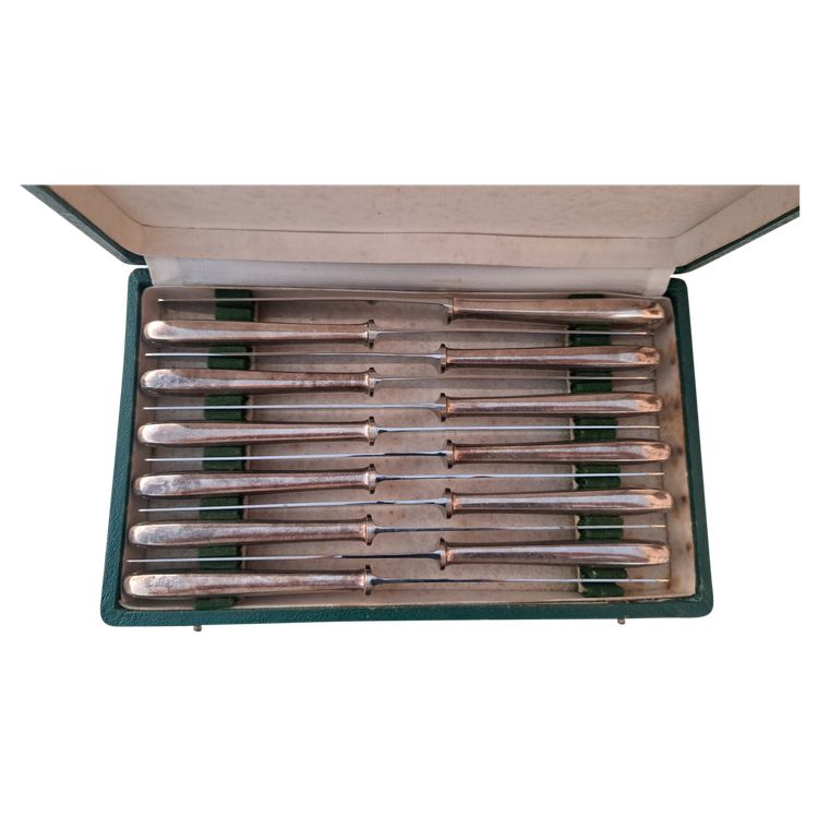 12 Christofle silver-plated metal knives / 22.5 cm