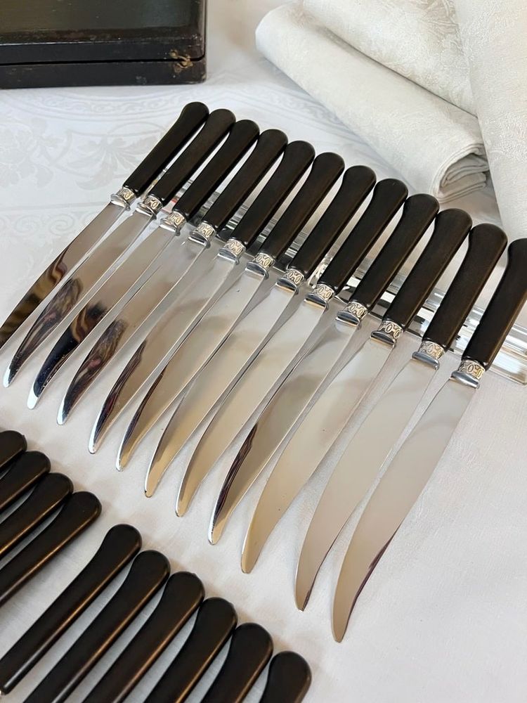 Set di 12 coltelli da tavola e 12 da dessert - Metallo argentato ebano