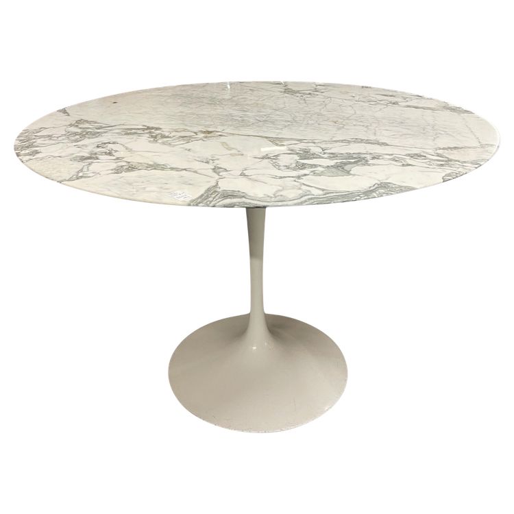 Knoll Eero Saarinen Tisch Tulpenmodell aus Marmor 107 cm