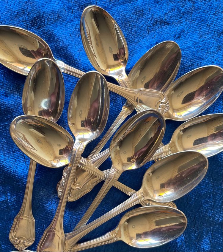 11 mocha spoons.