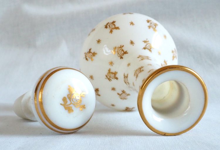 Baccarat : service de nuit en opaline dorée, époque Napoléon III vers 1860