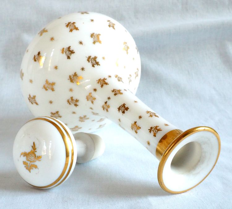 Baccarat : service de nuit en opaline dorée, époque Napoléon III vers 1860