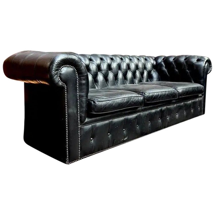 Chesterfield in pelle nera