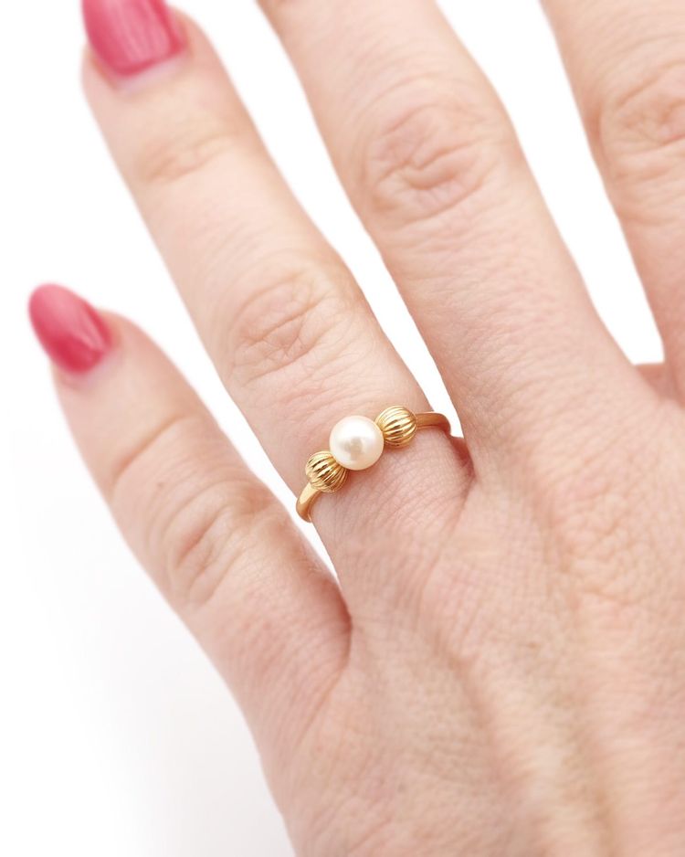 Anello con perla solitaria in oro 18k, anello vintage con perla coltivata da 5 mm, gioielli usati 