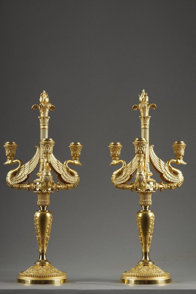 Paire de Flambeaux à trois lumières en bronze ciselé et doré Signés Barbedienne
