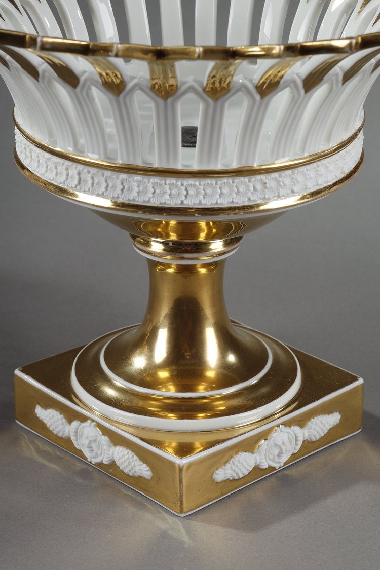 PAIR OF PARIS PORCELAIN STANDING BASKETS, EMPIRE PERIOD