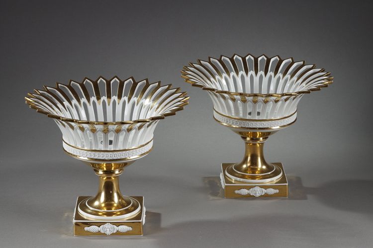 PAIR OF PARIS PORCELAIN STANDING BASKETS, EMPIRE PERIOD