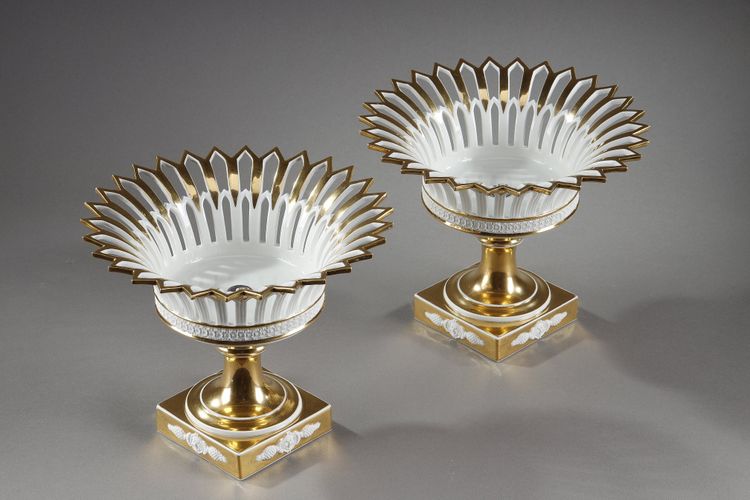 PAIR OF PARIS PORCELAIN STANDING BASKETS, EMPIRE PERIOD