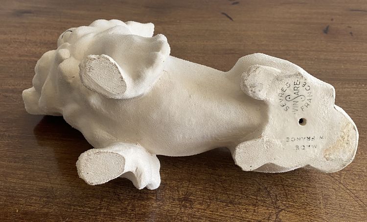 Pekingese or Spaniel Tibétin in ceramic from the manufacture of Sèvres 