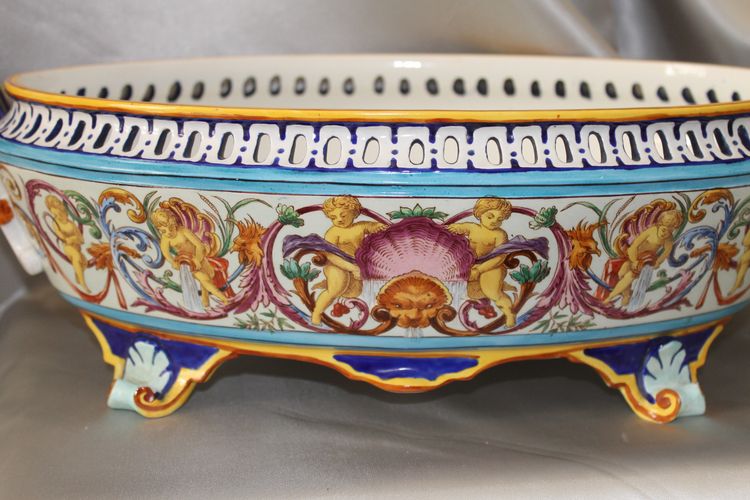 Fine Bordeaux earthenware planter with polychrome decoration of putti, 19th century Jules Vieillard