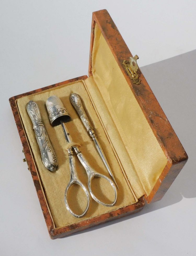 Mimosa ART NOUVEAU silver sewing kit, early 20th century, scissors, thimble, needle case