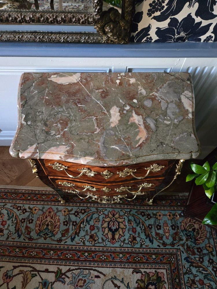 Pierre I Roussel, Commode D’entre Deux D’époque Louis XV. 