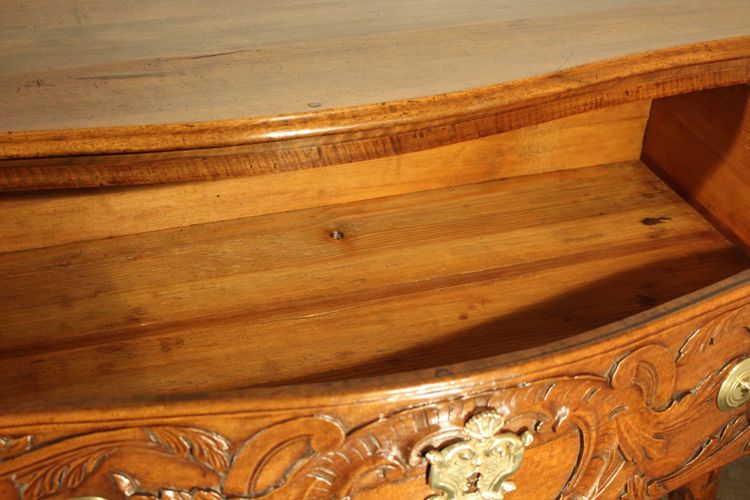 Commode arlésienne 18e