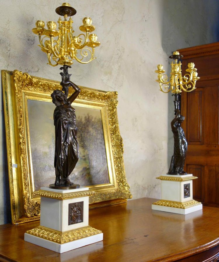 Grande paire de candélabres à l’antique signée James Pradier