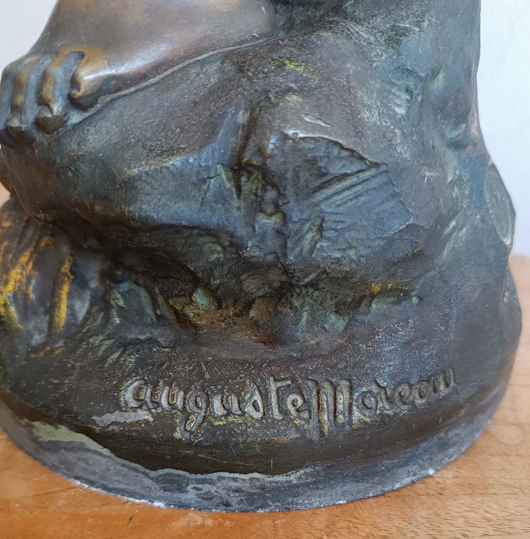 Auguste MOREAU Scultura Spelter "Il bambino con l'anatra" Medaglia d'oro
