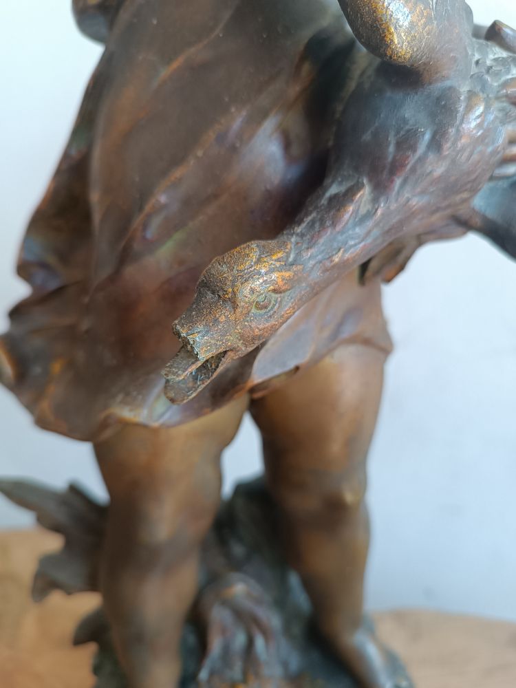 Auguste MOREAU Scultura Spelter "Il bambino con l'anatra" Medaglia d'oro