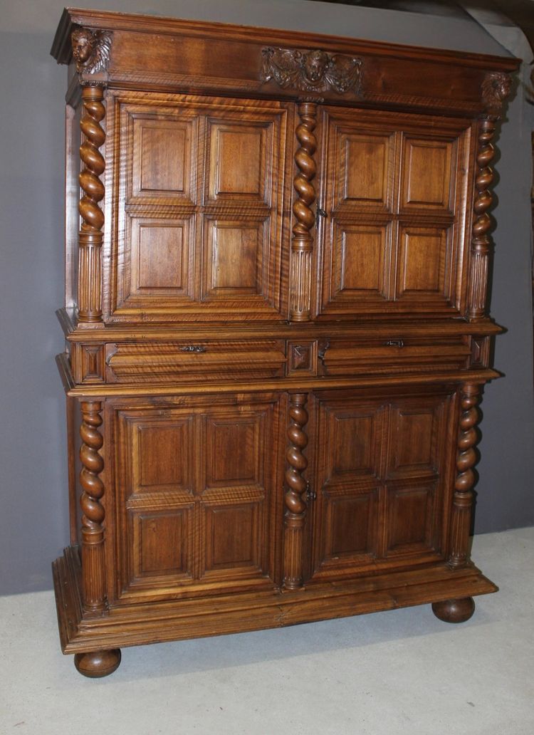 Louis XIII Viertüriges Buffet aus Nussbaum, spätes 17. Jahrhundert