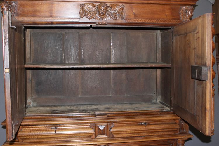 Louis XIII Viertüriges Buffet aus Nussbaum, spätes 17. Jahrhundert