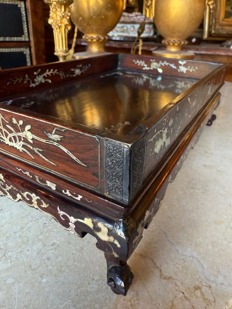 Letter tray in exotic wood and mother-of-pearl marquetry, Indochina, as