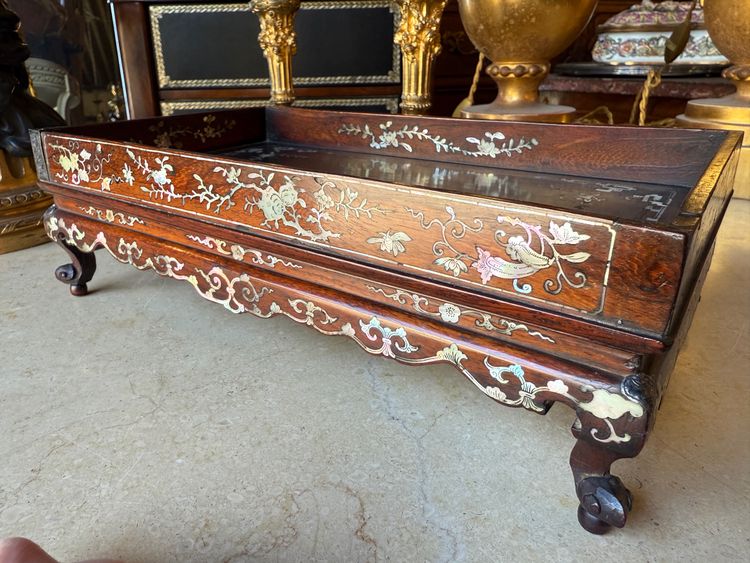 Letter tray in exotic wood and mother-of-pearl marquetry, Indochina, as