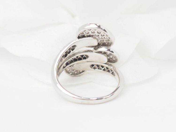 Bague en or blanc et diamants 