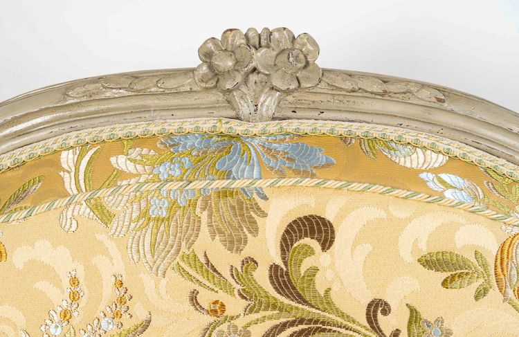 Canapé d’époque Louis XV en Hêtre Laqué estampillé par Jean-Baptiste Delaunay, Vers 1770