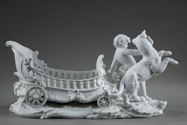 Corbeille à décor de putto et félin, manufacture Richard Eckert & Co