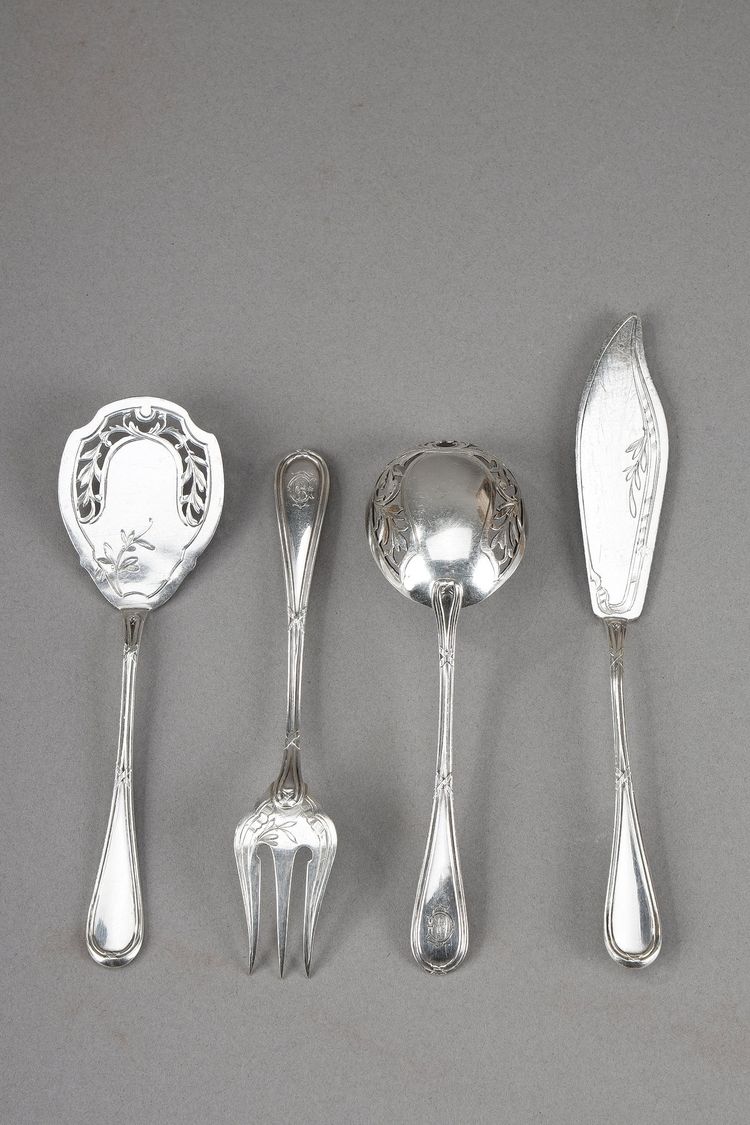 IMPORTANT SILVER AND Mother-of-pearl FLATWARE , IN ORIGINAL CASE. TÉTARD FRÈRES.