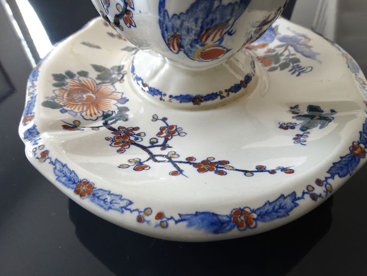 Gien factory. Earthenware sauce boat, Rooster and Peony model. Stamp from the 1930s-1960s.