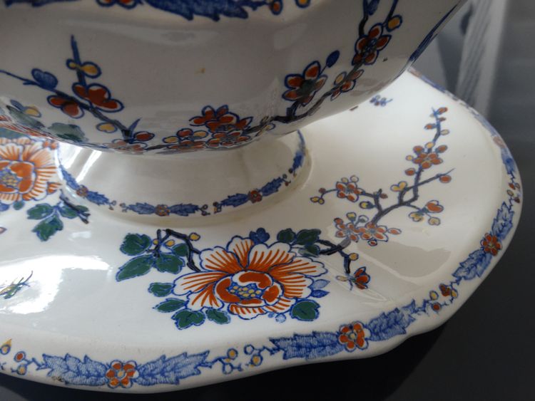 Gien factory. Earthenware sauce boat, Rooster and Peony model. Stamp from the 1930s-1960s.
