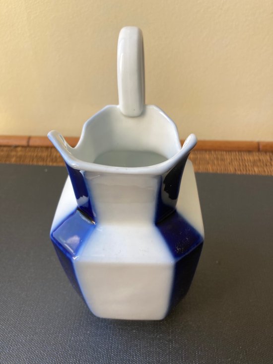 Pot à lait en porcelaine de Valentine
