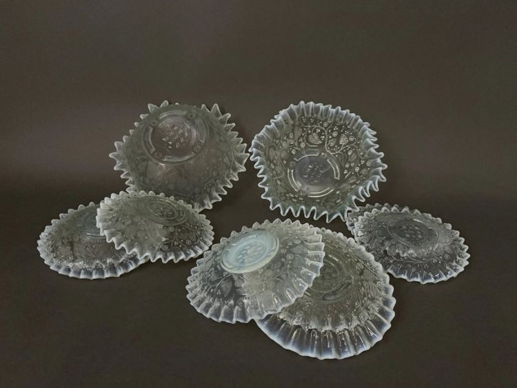 Service en verre opalin opalescent Art Déco