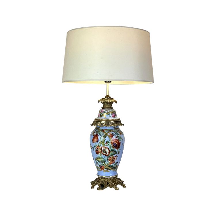 GRANDE LAMPE ANCIENNE EN PORCELAINE DE PARIS A 3 DECORS FLORAUX ORNÉE DE BRONZE
